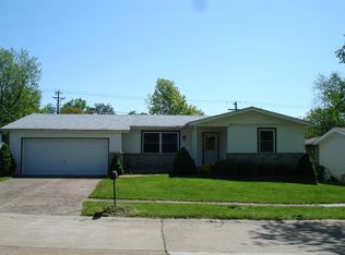 712 Wild Walnut Ln, Ballwin, MO 63021