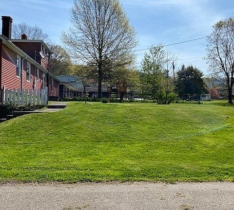 5th image of 41 Oriole Dr