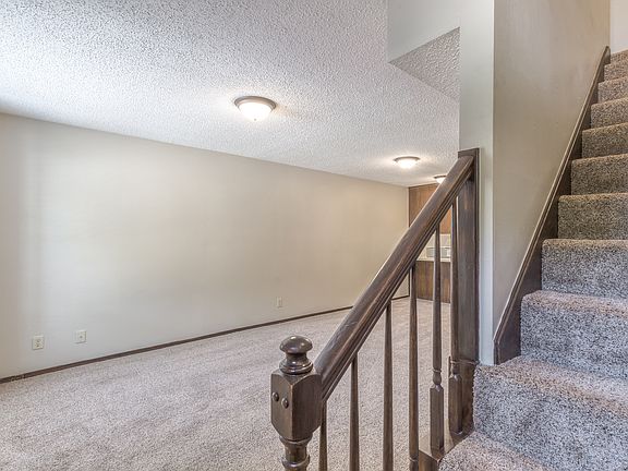 3rd image of 644B Earthside Dr
