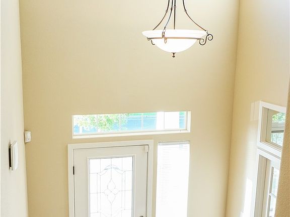 2nd image of 2507 Chateau Dr