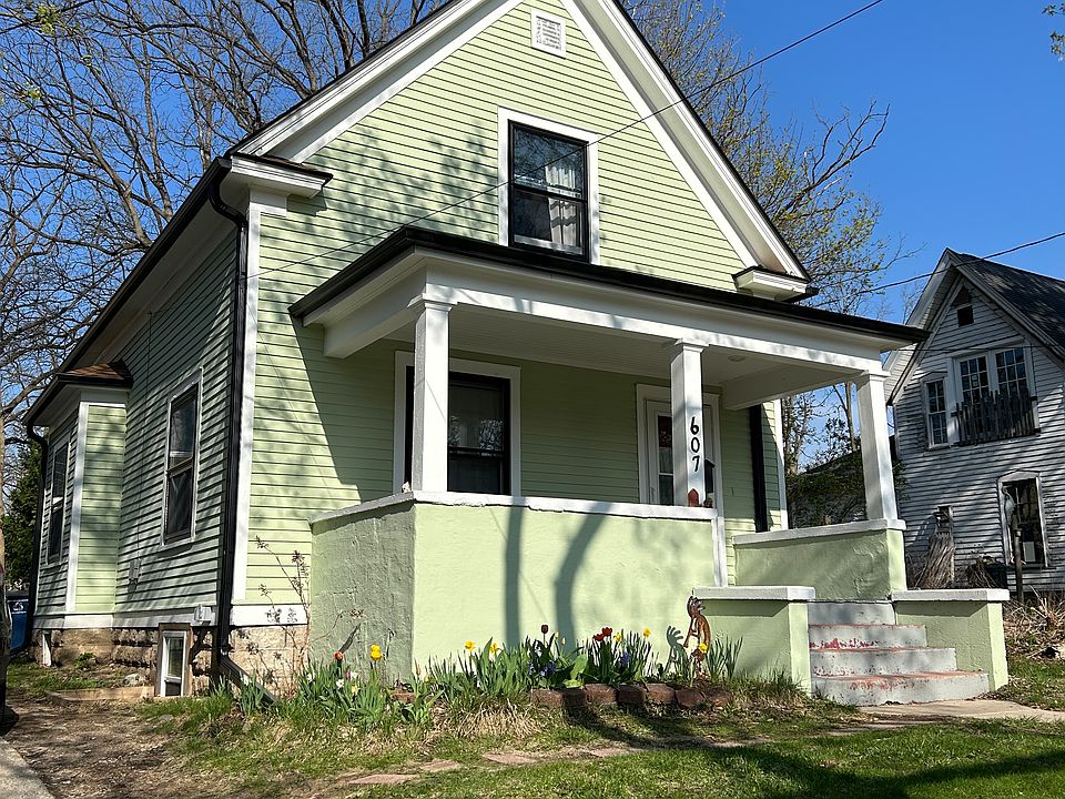 2nd image of 607 Spring St