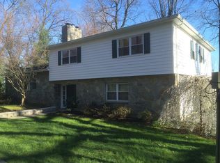 1222 Hillcrest Rd, Akron, PA 17501