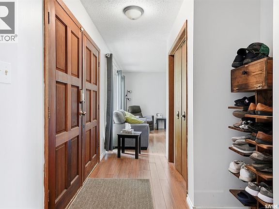 3rd image of 29 Macdowall Cres