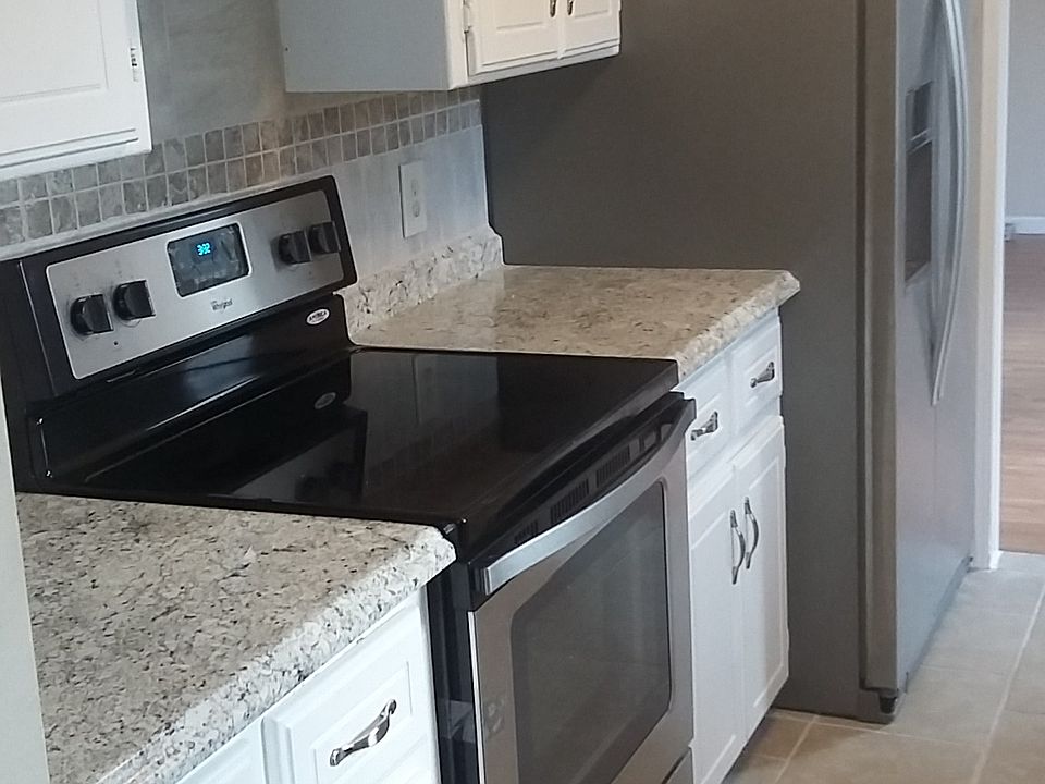 1st image of 1508 Oakwood Cir