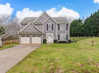 6070 Carriage Ct, Cumming, GA 30040