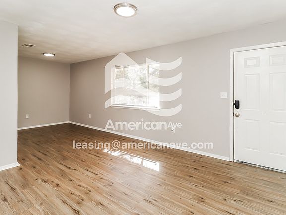 1847886_003_living_room_14101045.jpg