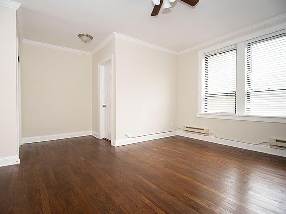 4th image of 3345-47 N Marshfield Ave #106