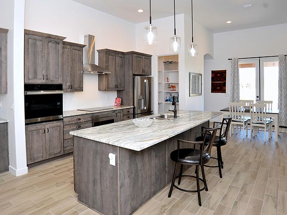 5th image of 432 N Heritage Point Pl