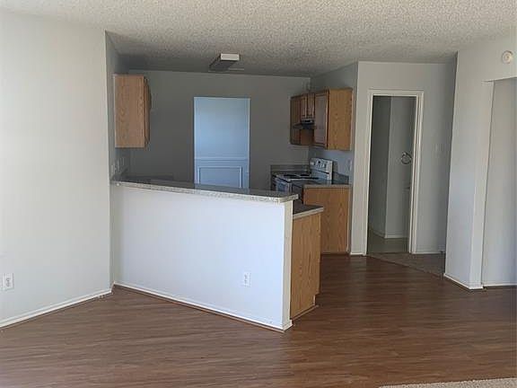 4th image of 1423 Trevino Dr