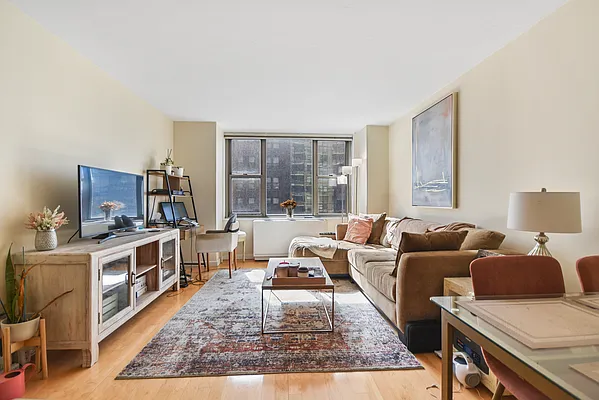 Rented by Compass | media 2