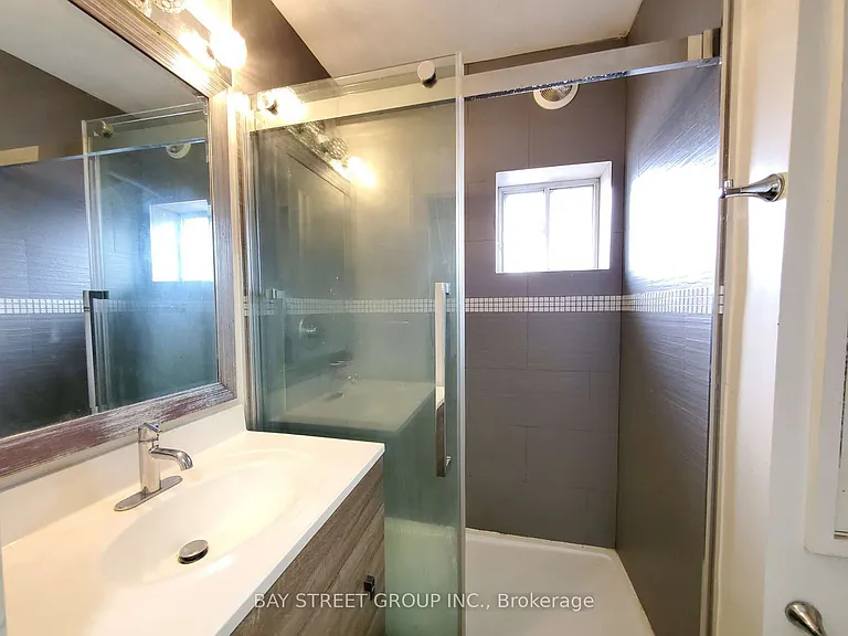 212 Monarch Park Ave — Photo 6