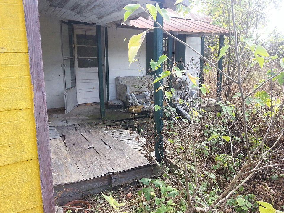 2nd image of 2279 Ghee Ln