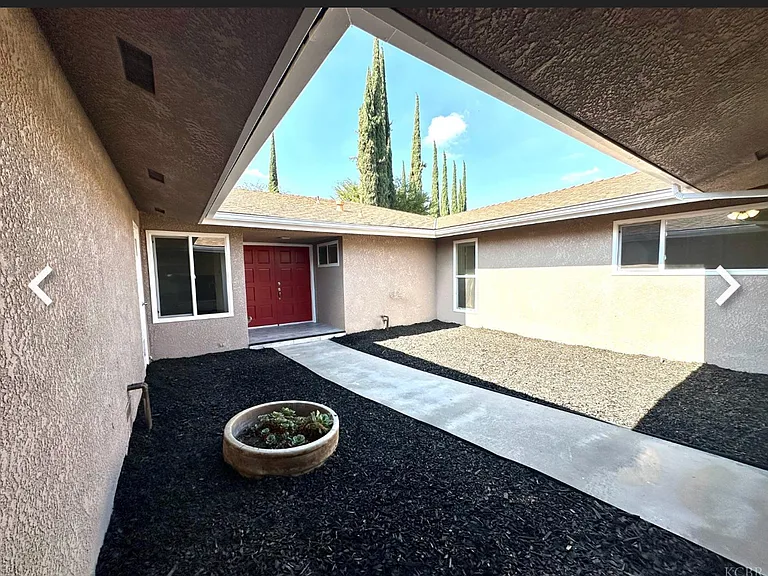 833 N Rector Way — Photo 10