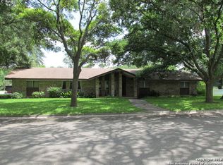 1101 27th St, Hondo, TX 78861