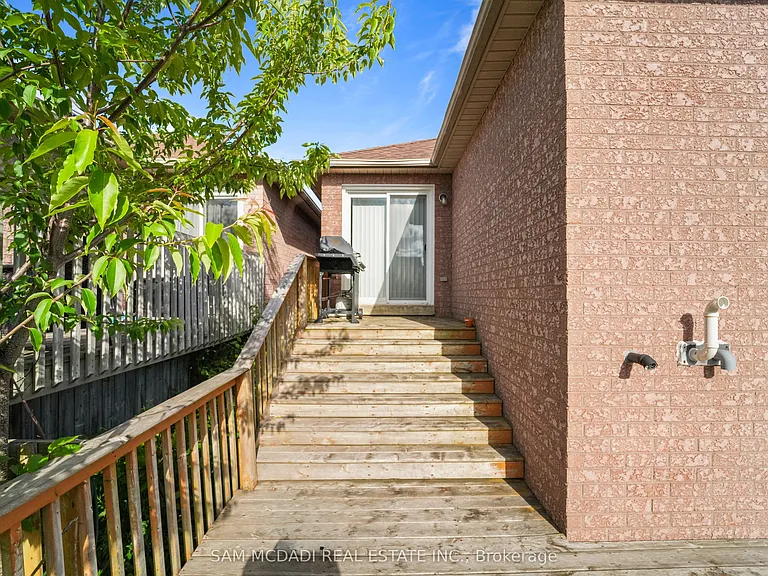 87 Rundle Cres — Photo 33