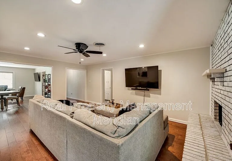 5700 Wessex Ave — Photo 4