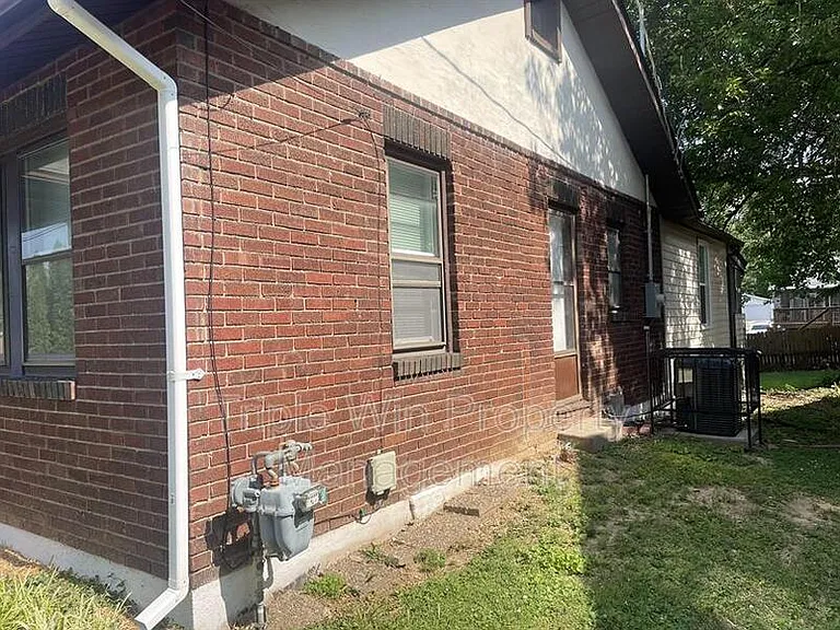 9425 Burdella Ave — Photo 4