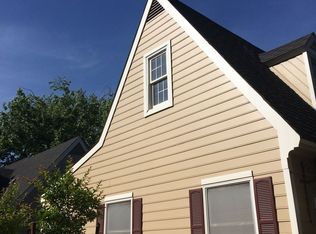3 Williamsburg Ln, Chico, CA 95926