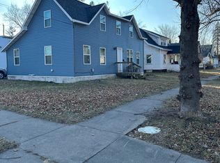 1402 8th St E, Menomonie, WI 54751
