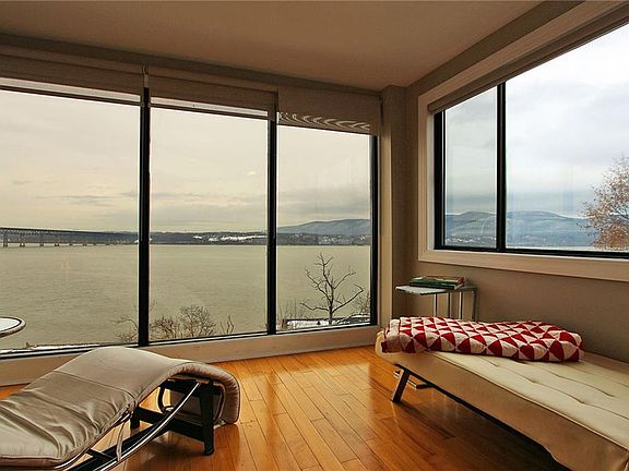 3rd image of 350 N Water St APT 7-15