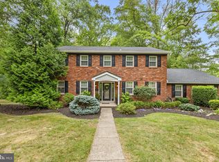 554 Applewood Dr, Fort Washington, PA 19034