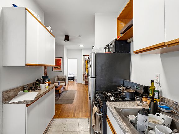 3rd image of 38 Carmine St APT 2W