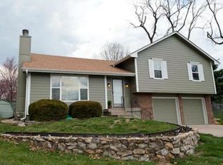 1508 NE Westwind Dr, Lees Summit, MO 64086