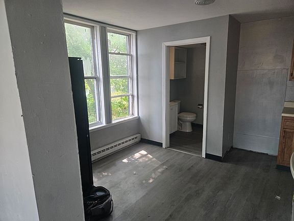 3rd image of 1225 Butternut St #1