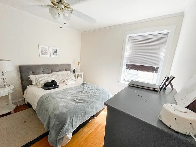 609-17 N. Sheridan Rd. — Photo 8