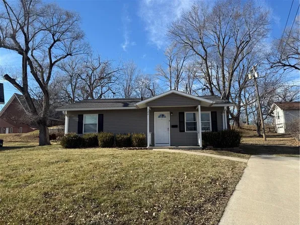122 Lincoln Ter, Maryville, MO 64468