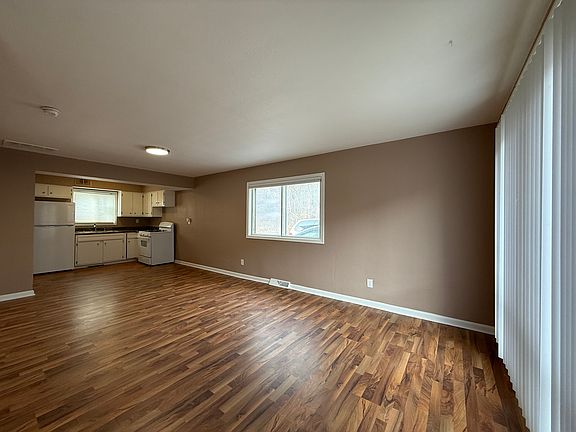 2nd image of 2921 W Ann St