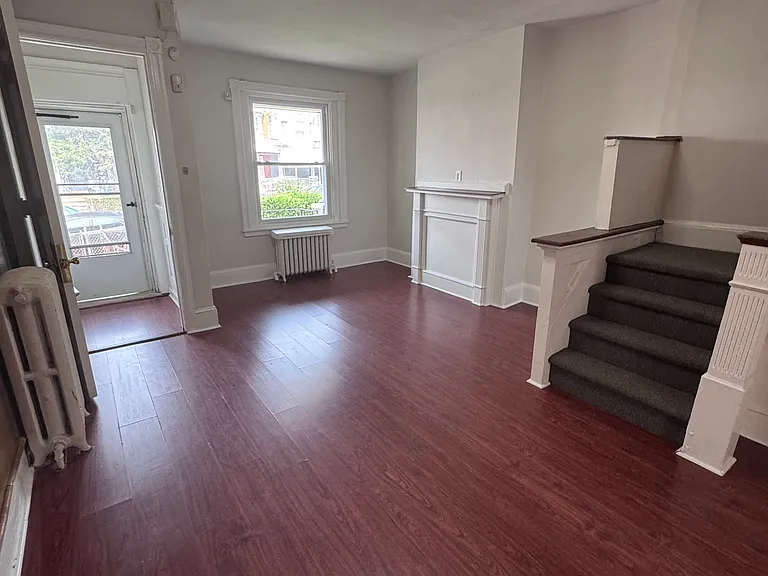 1525 N Robinson St — Photo 3