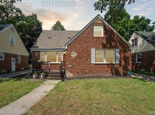 23561 Geneva St, Oak Park, MI 48237