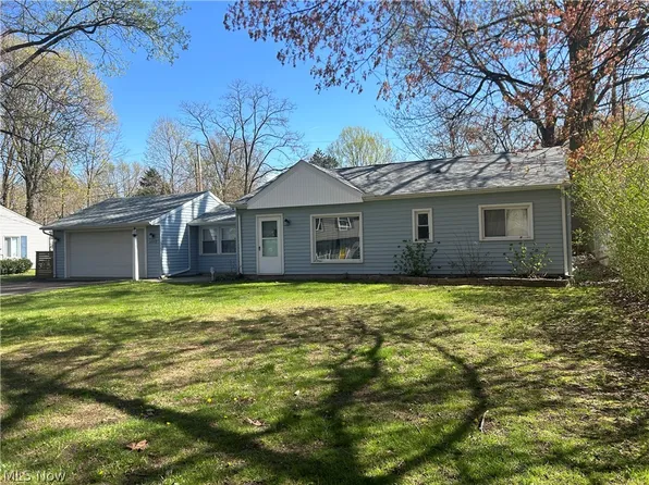 6052 Douglas Dr, Madison, OH 44057