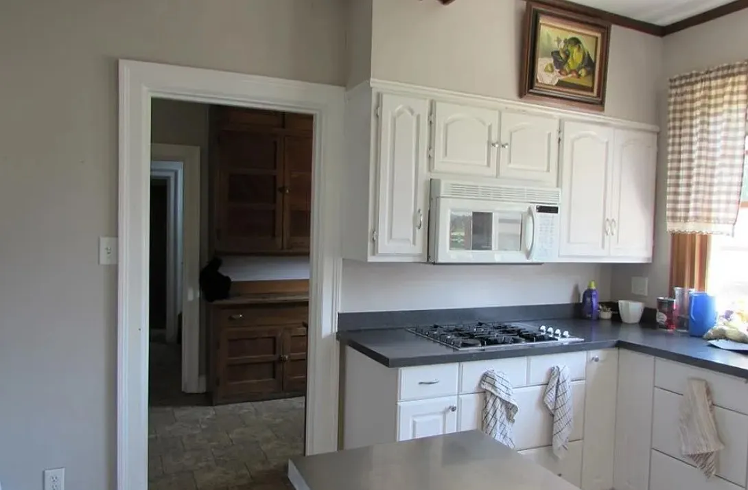 6 bed, 2.5 bath, 3980 sqft, $2,500 — Photo 4