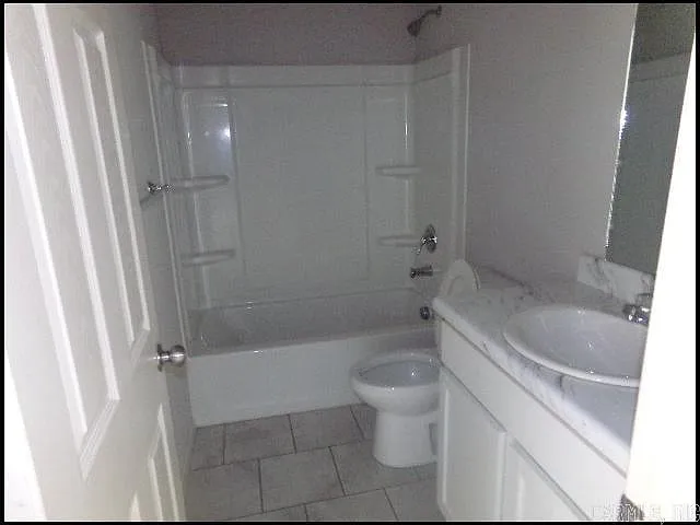 2424 Vivian Dr — Photo 11