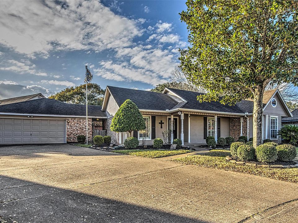 1st image of 4610 Oakmont Cir
