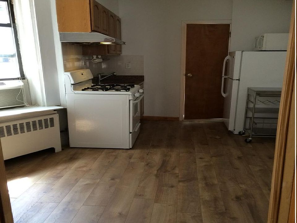 2nd image of 19 Pike St #3