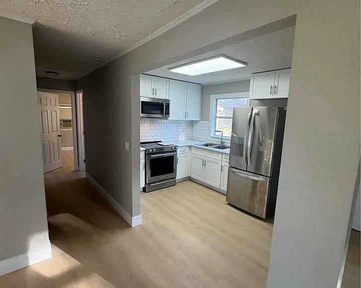 4910 Huppel Ave — Photo 23