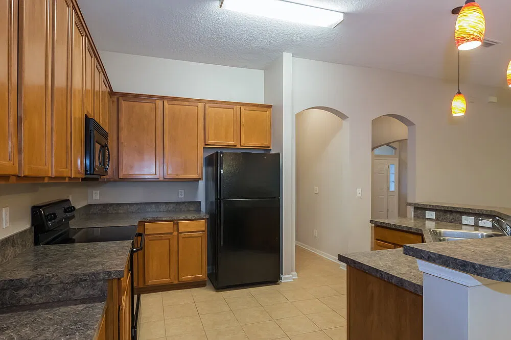 4 bed, 3.0 bath, 2478 sqft, $2,395 — Photo 4