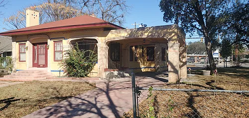 1605 W Summit Ave Photo 1