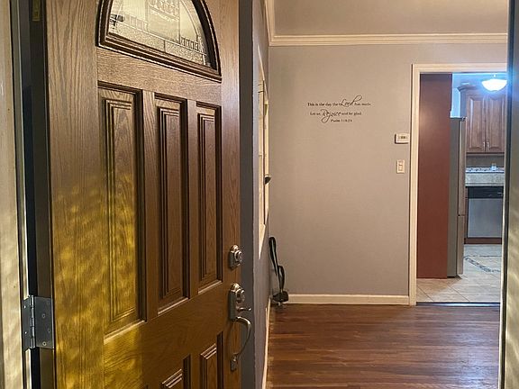 3rd image of 411 Dunham Ave