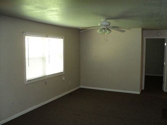3rd image of 10511 Oakland Ave