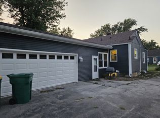 24 Meadow Ln, Merrillville, IN 46410