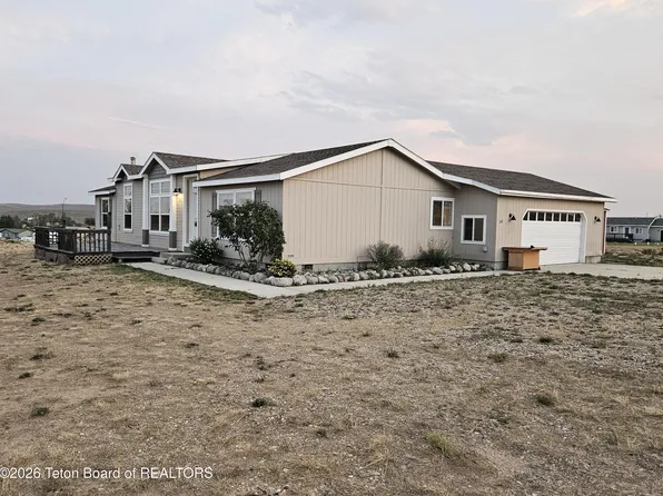 35 Hawken Ln, Pinedale, WY 82941