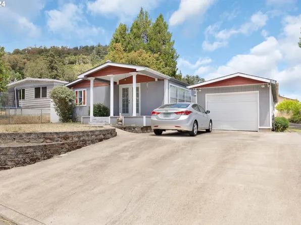 579 NW Plateau Dr, Roseburg, OR 97471