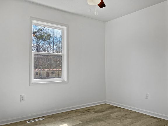 4th image of 306 Sandra Drive