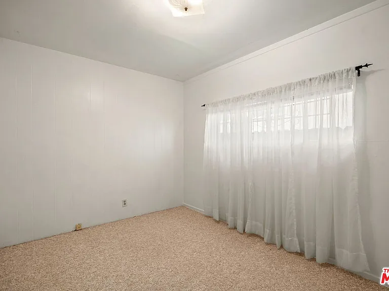 435 Raymond Ave — Photo 7