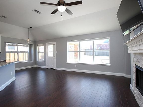 5th image of 2818 Arabian Ln