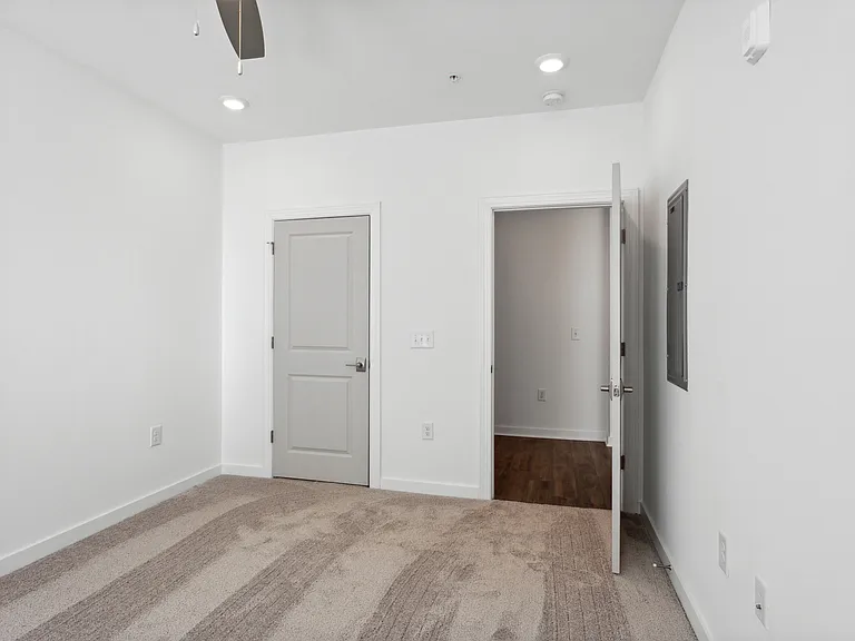 383 Grant Cir SE — Photo 2